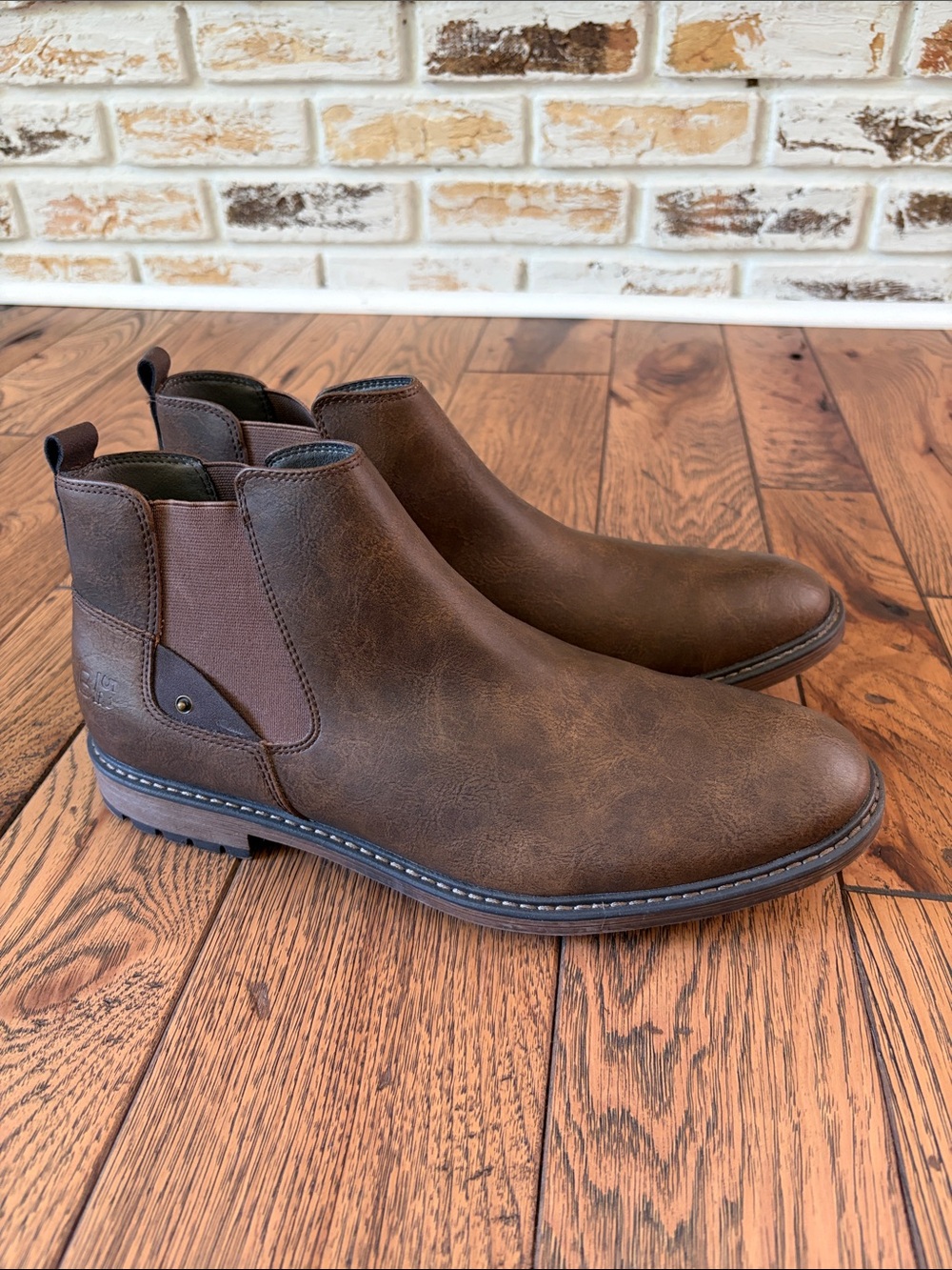 Men's Brown Chukka Boots with Elastic Side Panels
